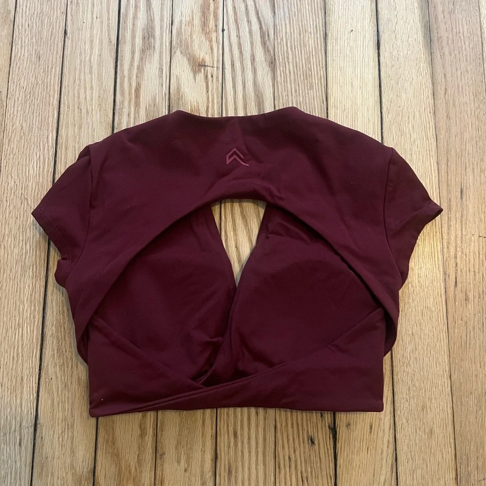 Oner Active Unified Front Twist Top - Picture 2 of 3